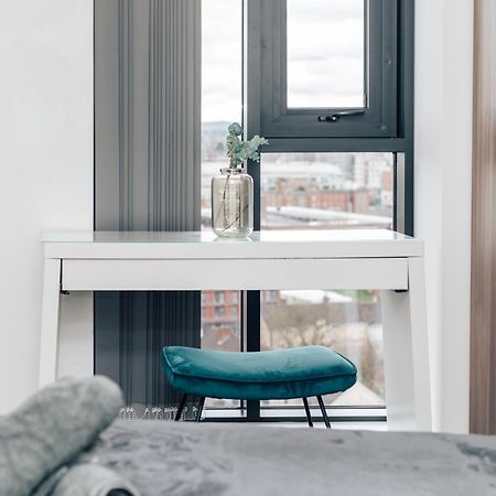 Luxury 2 Bedroom Apartment, Broad Street Бирмингем Экстерьер фото