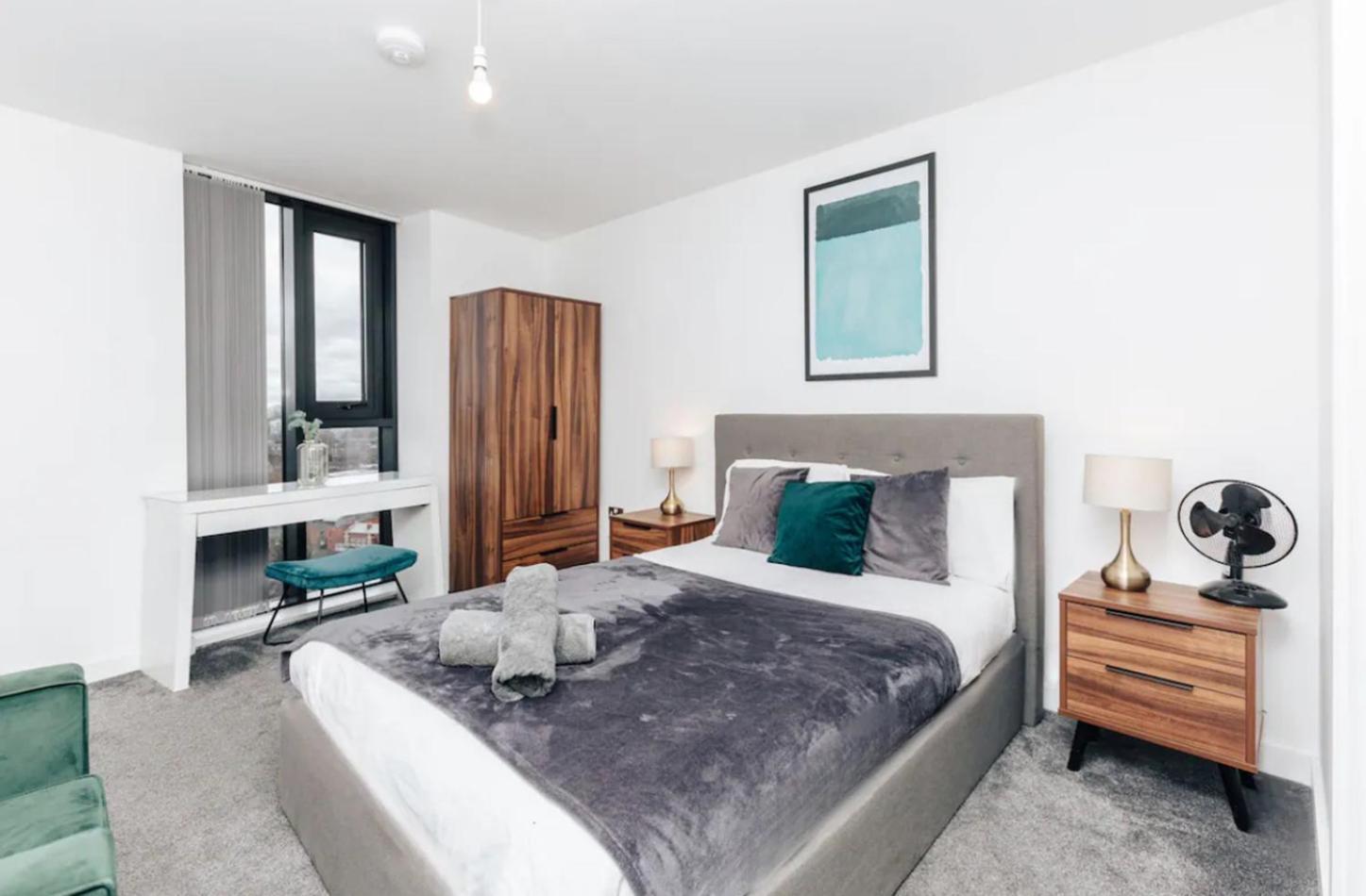 Luxury 2 Bedroom Apartment, Broad Street Бирмингем Экстерьер фото