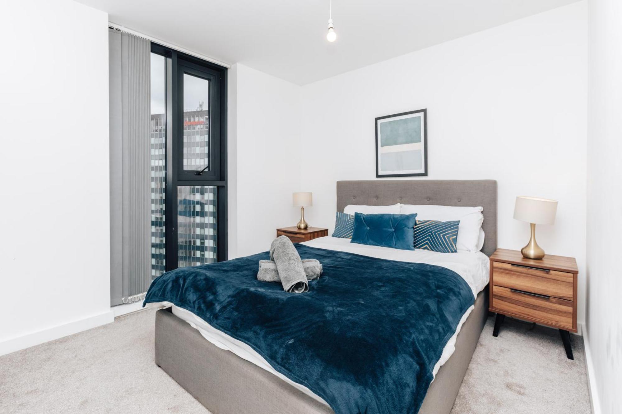 Luxury 2 Bedroom Apartment, Broad Street Бирмингем Экстерьер фото