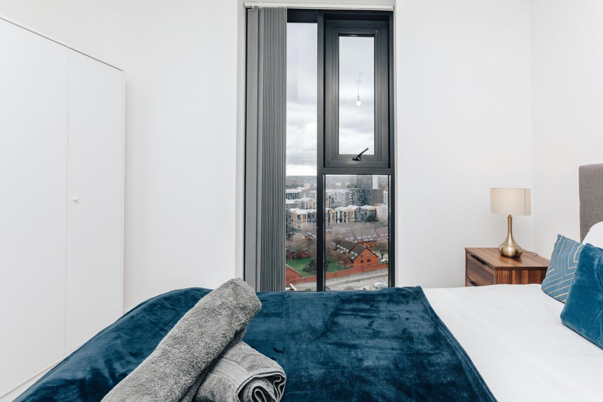 Luxury 2 Bedroom Apartment, Broad Street Бирмингем Экстерьер фото
